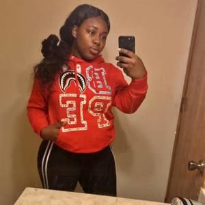 Meet your Posher, Mae